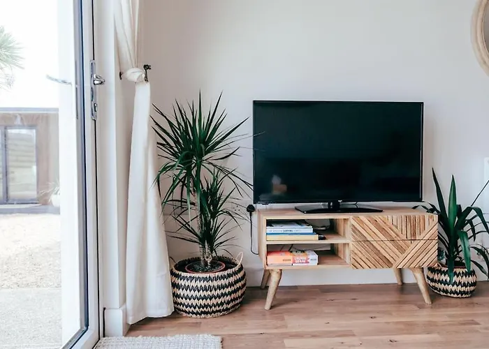 The Hideout - Newquay - Fully Stocked Eco Escape